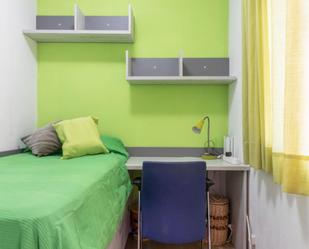 Bedroom of Apartment to share in  Barcelona Capital  with Air Conditioner