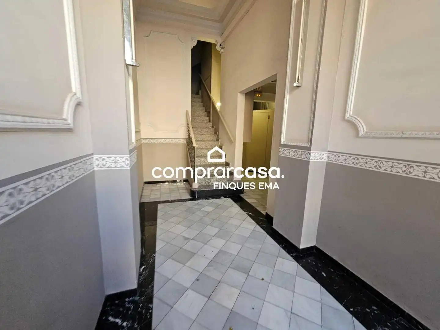 Piso en venta en Barcelona con Balcón