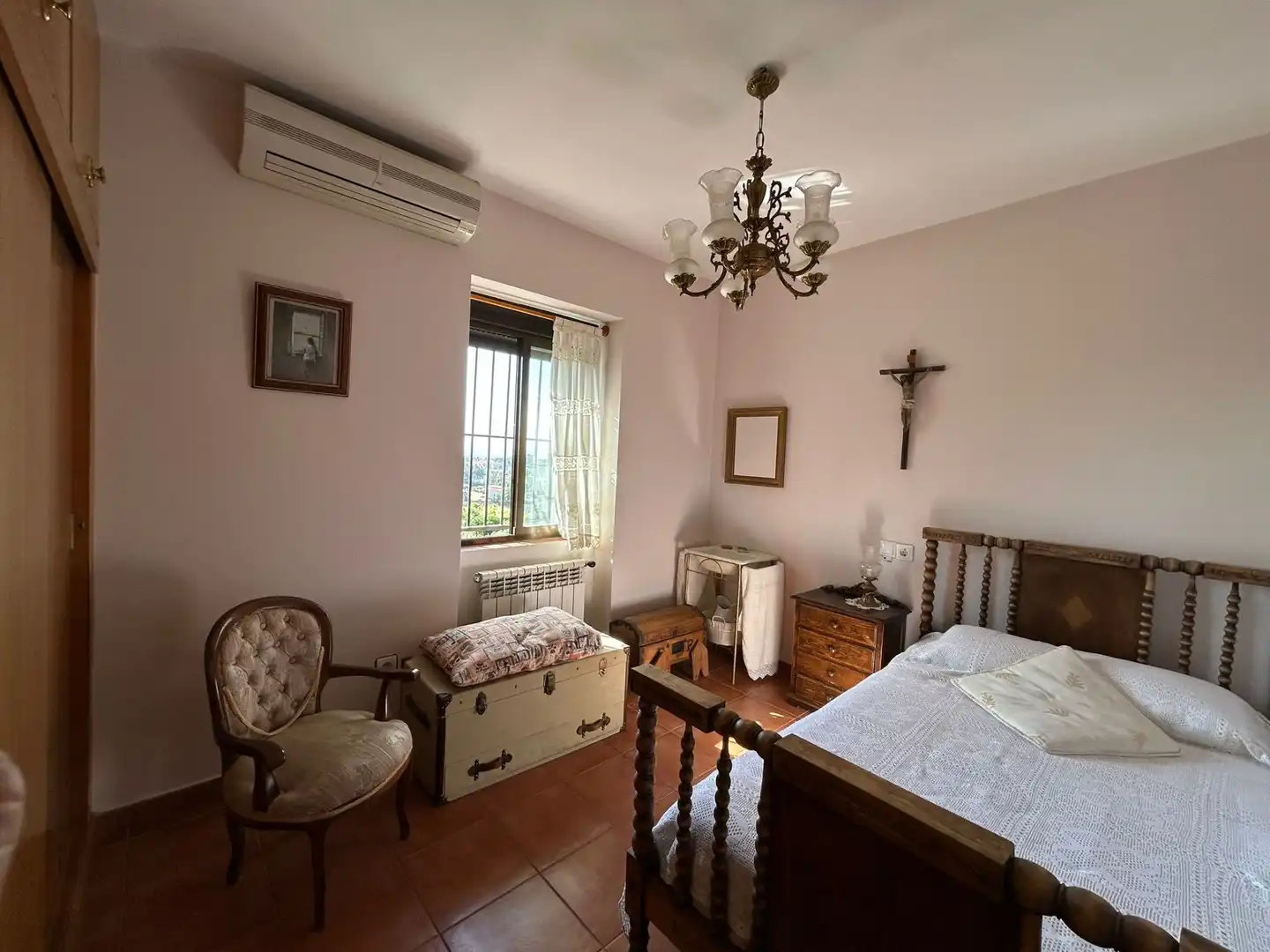 Habitación de Casa o chalet en venta en Perales del Puerto con Aire acondicionado, Calefacción y Jardín privado