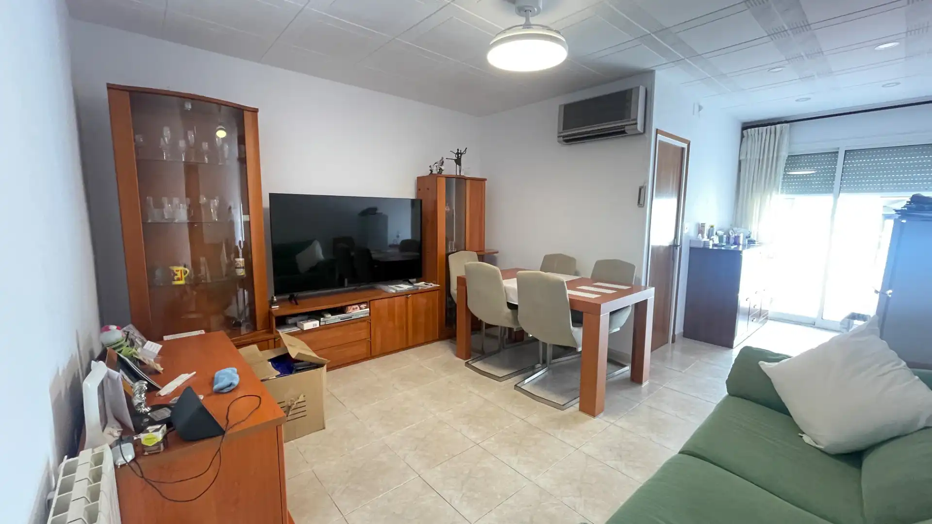Sala d'estar de Casa adosada en venda en Terrassa amb Aire condicionat, Calefacció i Terrassa
