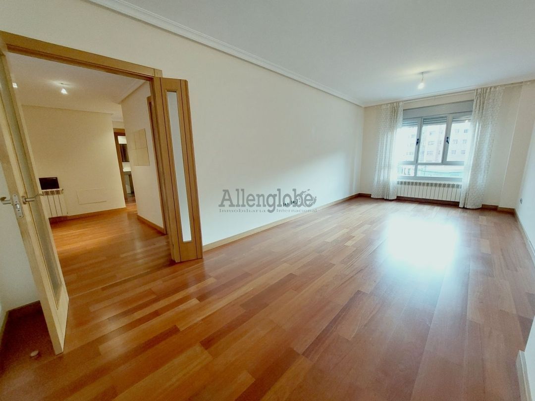 Living room of Flat for sale in Oviedo   with Heating and Storage room