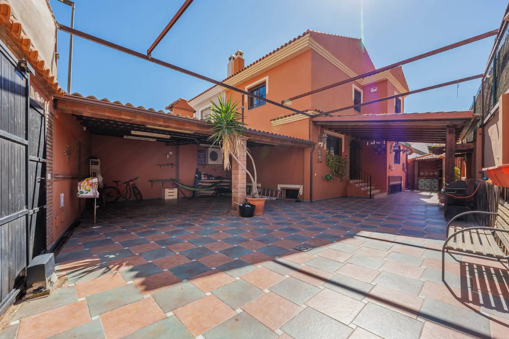 Garten von Einfamilien-Reihenhaus zum Verkauf in Málaga mit Terrasse und Abstellraum