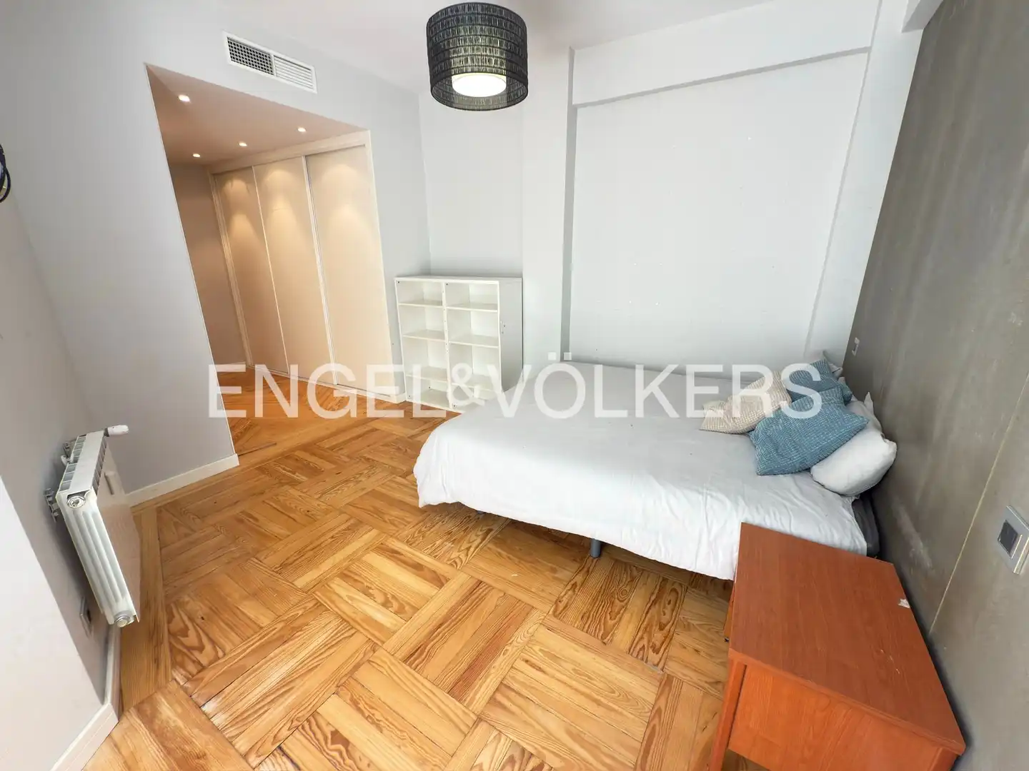 Habitación de Piso de alquiler en Madrid con Aire acondicionado, Calefacción y Amueblado