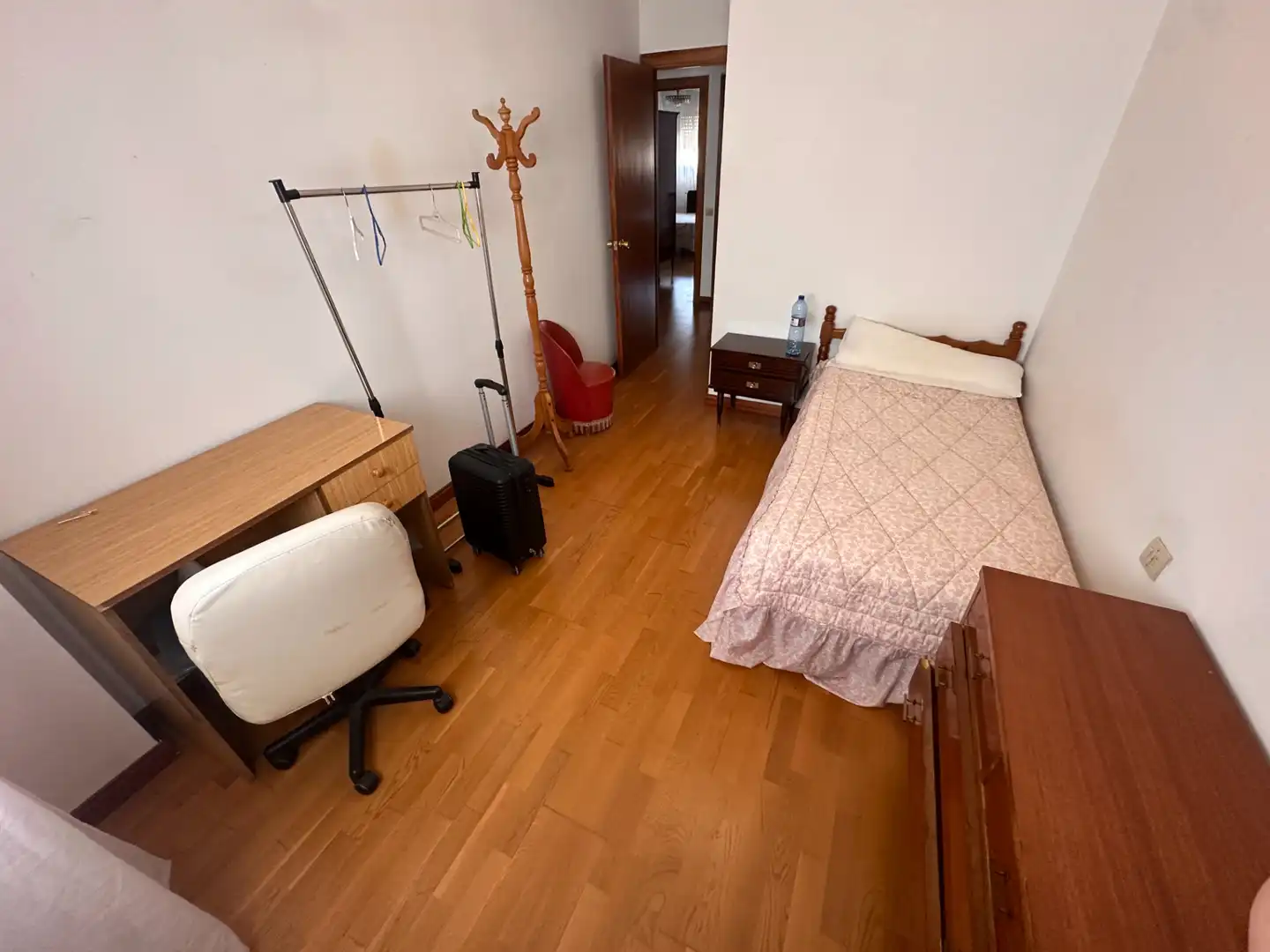Bedroom of Flat for rent in Cuenca  with Heating, Terrace and Furnished