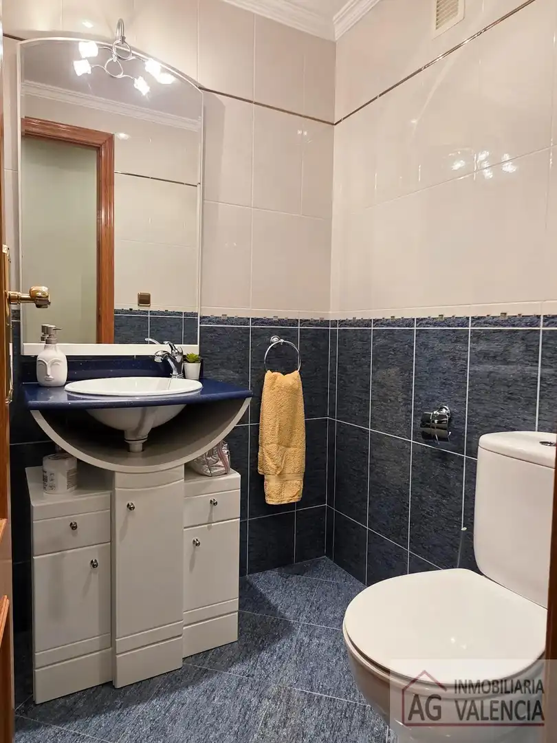 Baño de Piso de alquiler en Almenara con Aire acondicionado, Calefacción y Amueblado