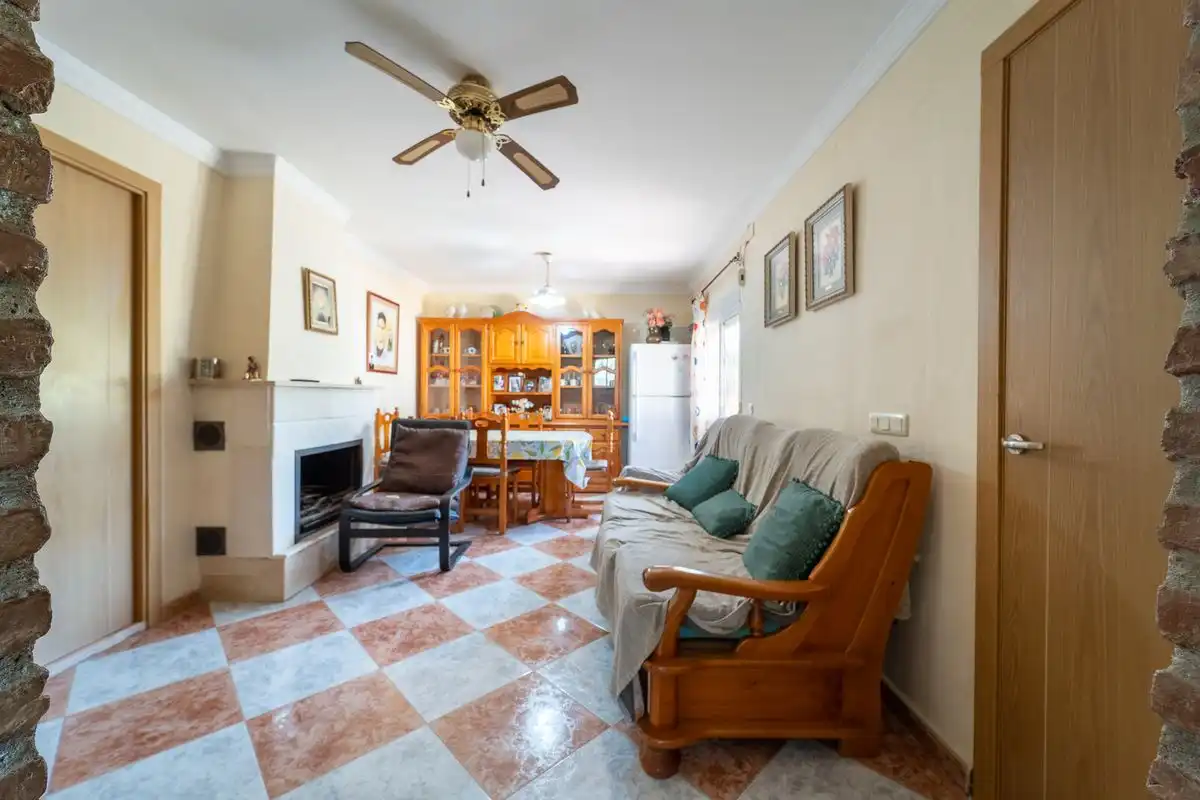 Sala d'estar de Casa o xalet en venda en Almogía amb Aire condicionat, Calefacció i Jardí privat