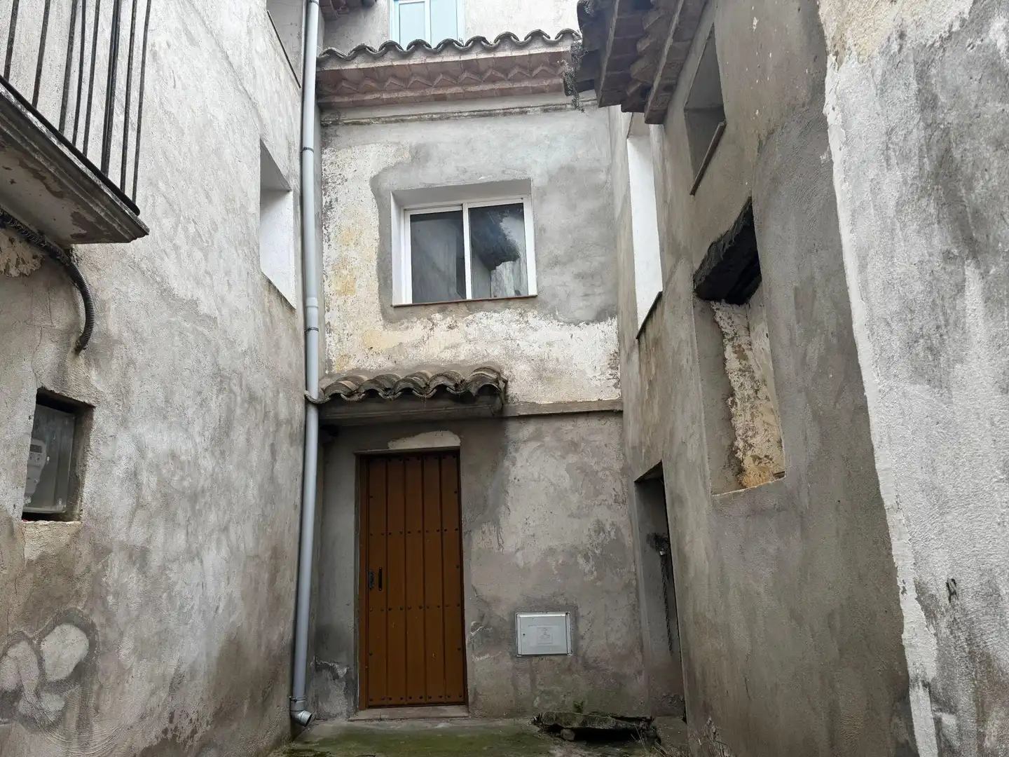 Außenansicht von Einfamilien-Reihenhaus zum Verkauf in Salas Bajas mit Klimaanlage und Terrasse