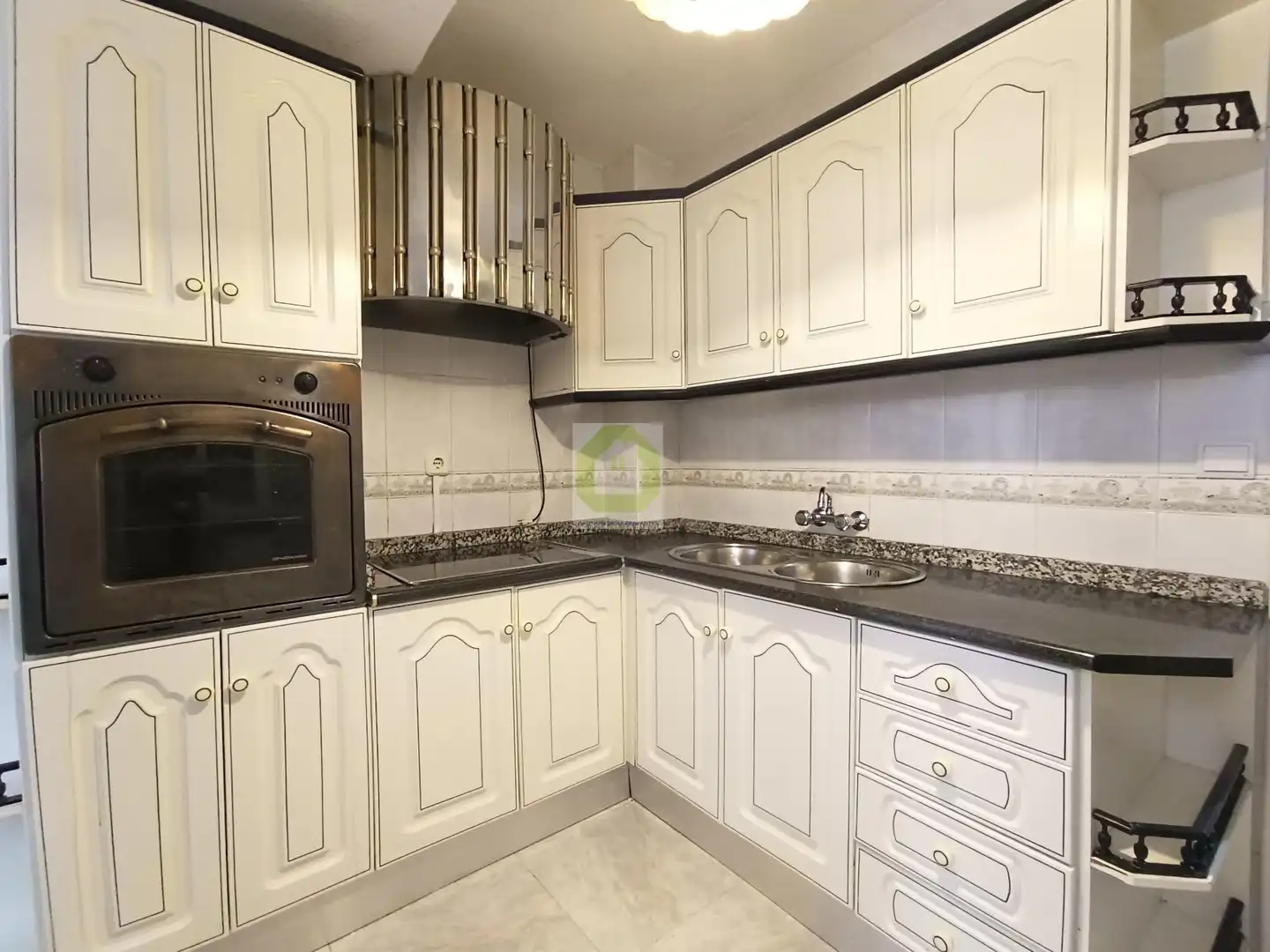 Kitchen of Flat for share in Granada  with Furnished