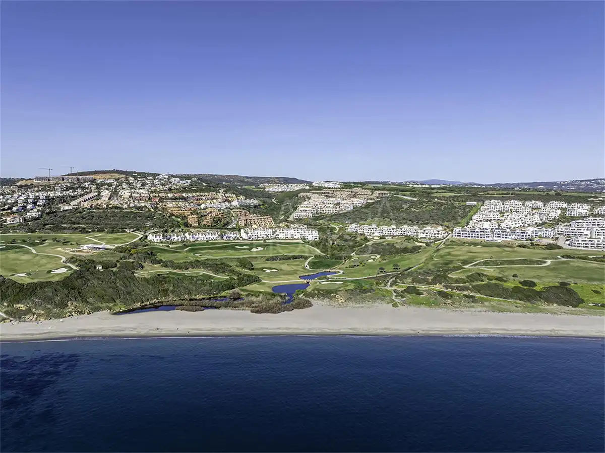 Ático en venta en Avenida del Golf, La Alcaidesa