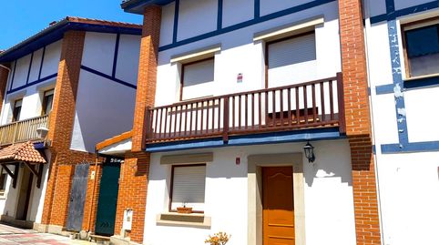 Foto 3 von Einfamilien-Reihenhaus zum Verkauf in Barrio de Santullán, Mioño - Santullán, Castro-Urdiales