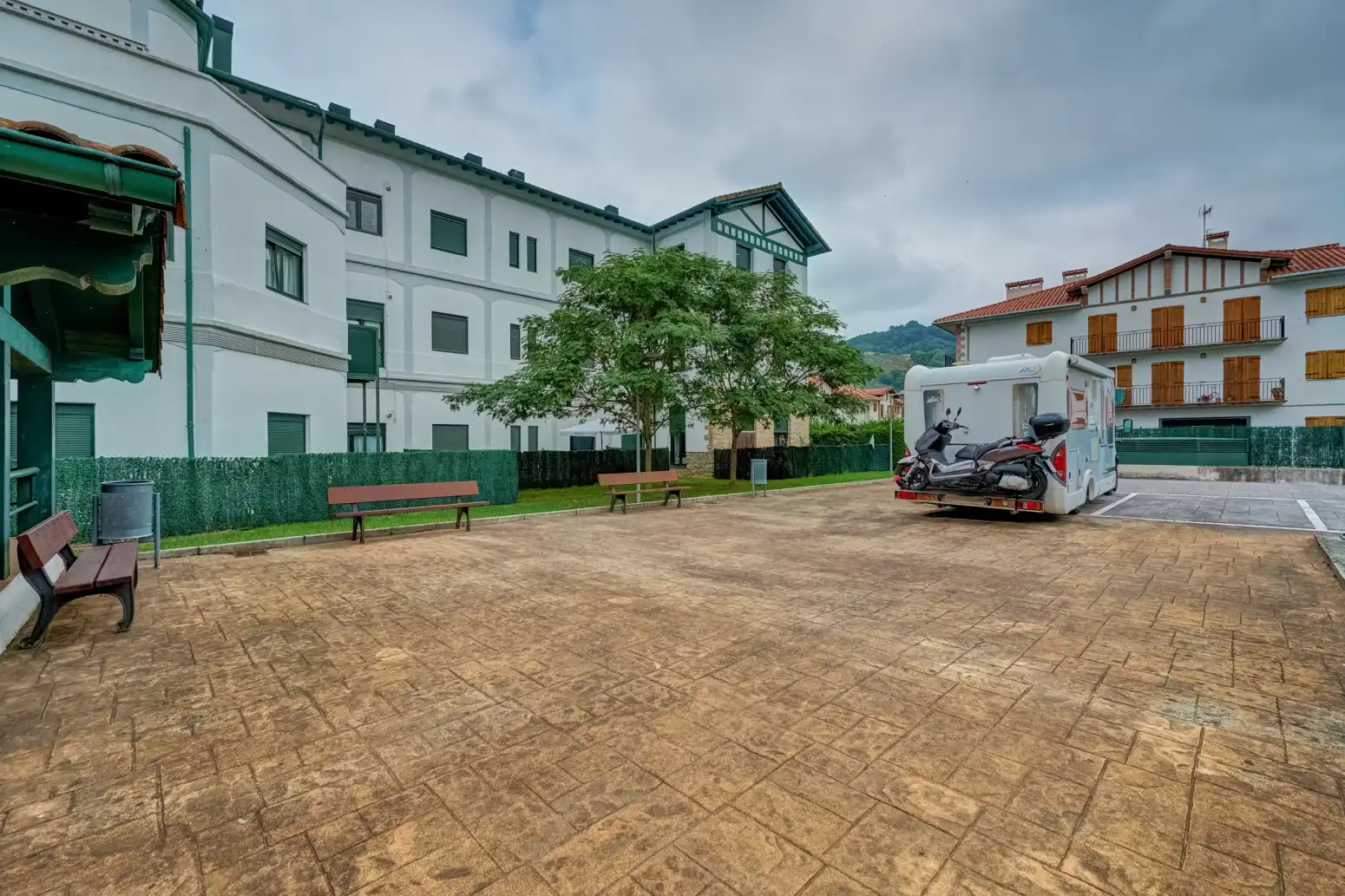 Aparcament de Pis en venda en Baztan amb Jardí privat, Terrassa i Traster