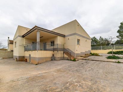 Vista exterior de Casa adosada en venda en Llíria amb Calefacció i Jardí privat