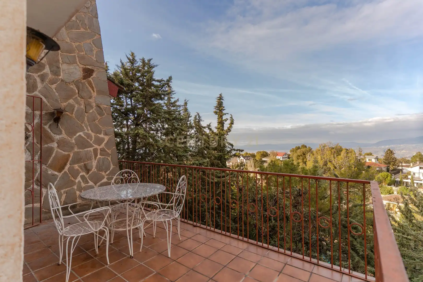 Terrassa de Casa o xalet en venda en La Zubia amb Jardí privat i Traster