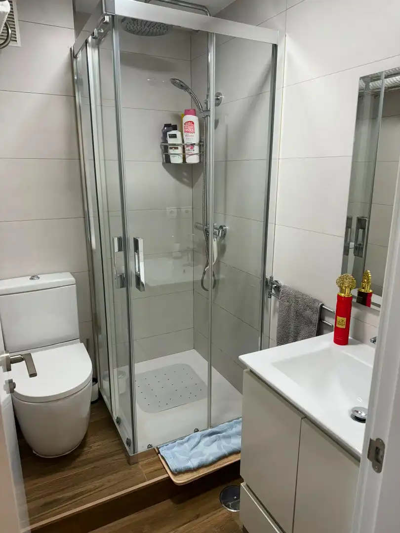 Badezimmer von Wohnung zum Verkauf in Rincón de la Victoria mit Klimaanlage, Heizung und Terrasse
