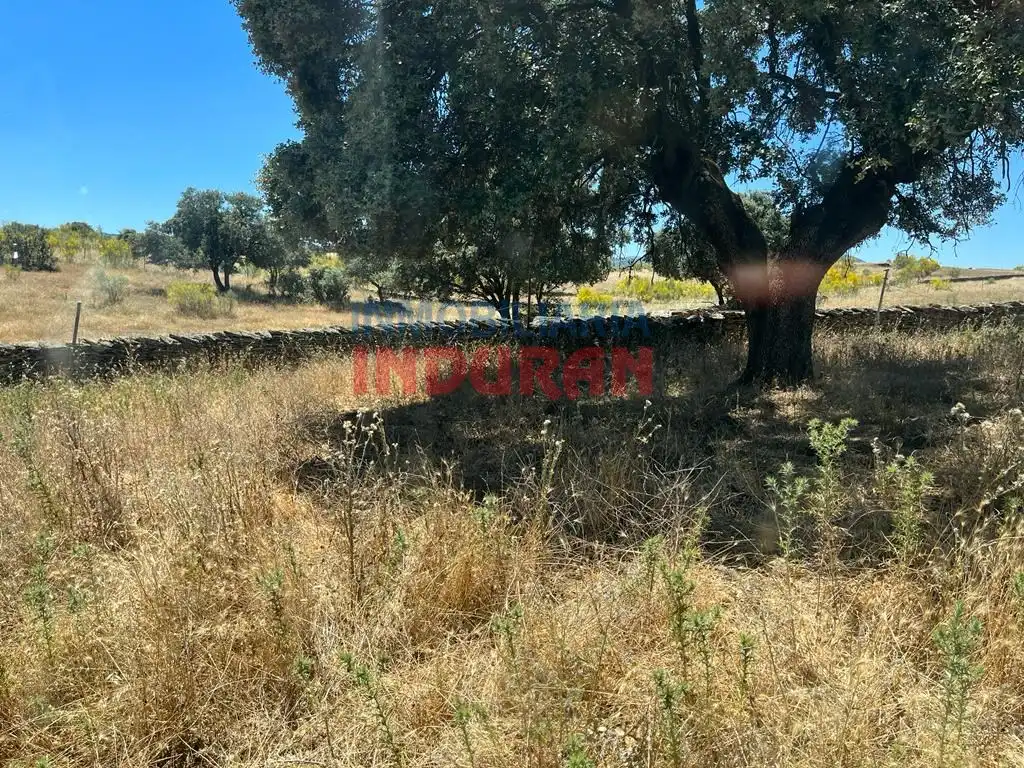 Finca rústica en venda en Alía
