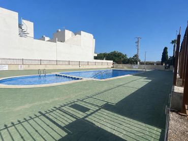 Ground floor with pool for sale in Avenida de las Cortes Valencianas
