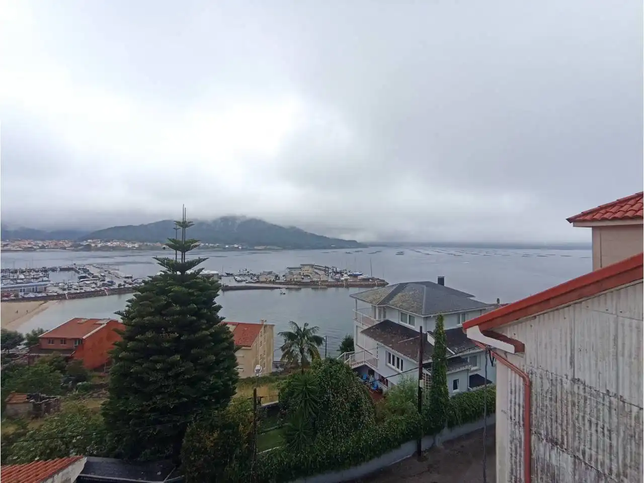 Vista exterior de Piso en venta en Muros con Amueblado y Alarma