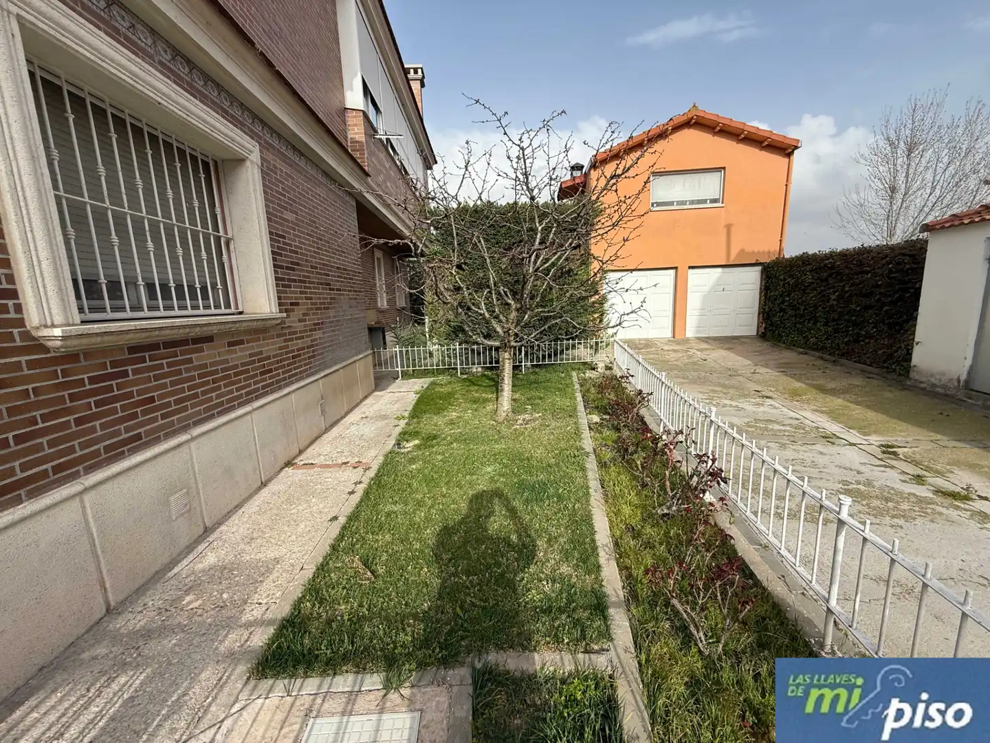 Jardí de Casa o xalet en venda en Santovenia de Pisuerga amb Calefacció, Jardí privat i Parquet