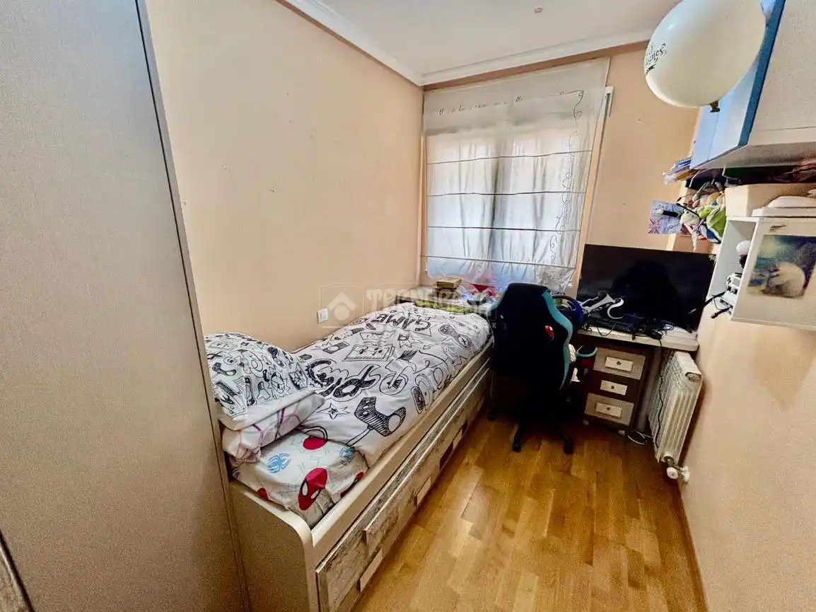 Habitación de Piso en venta en Ávila con Calefacción, Parquet y Trastero