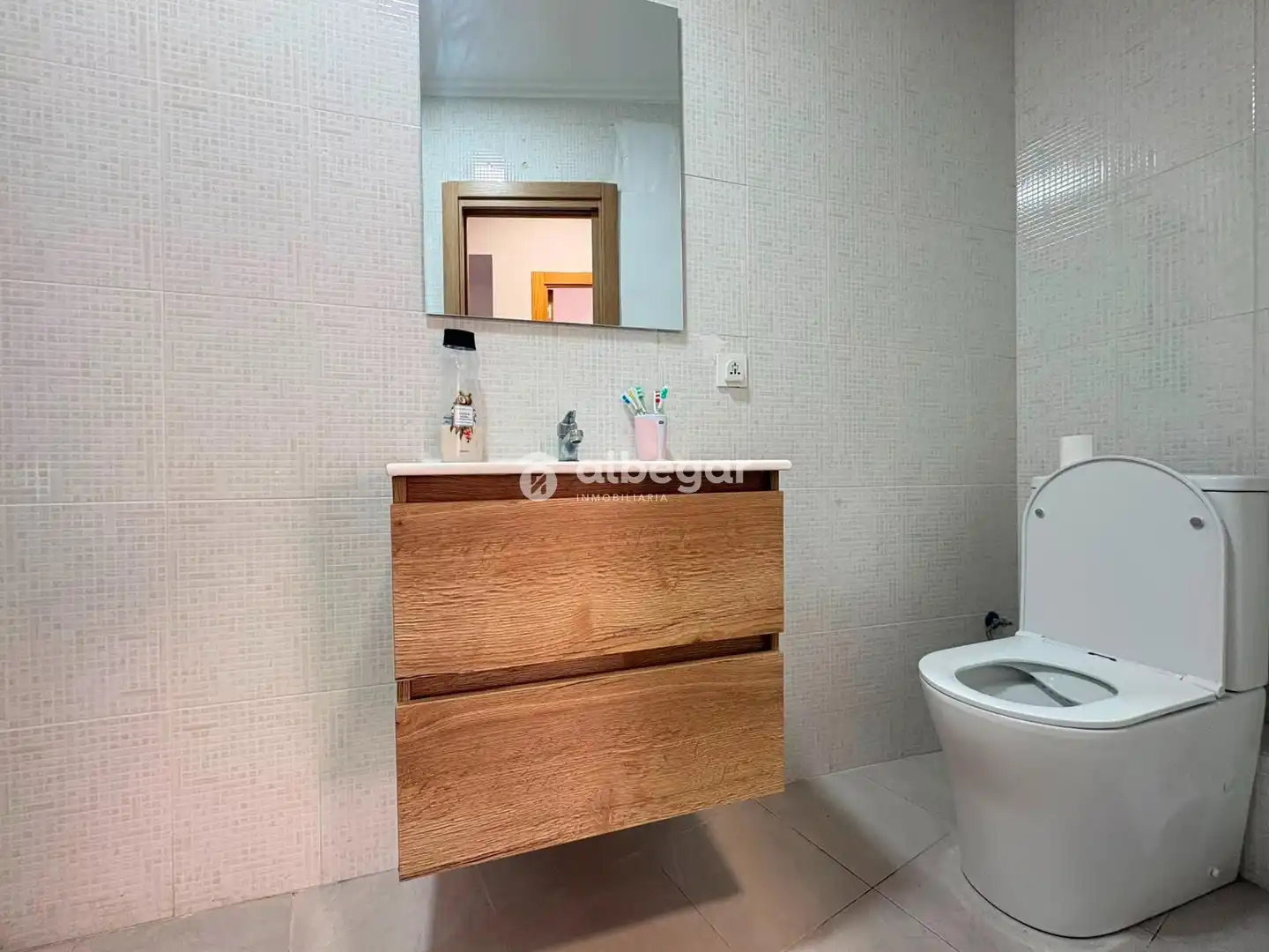Baño de Piso en venta en Quart de Poblet con Aire acondicionado y Amueblado