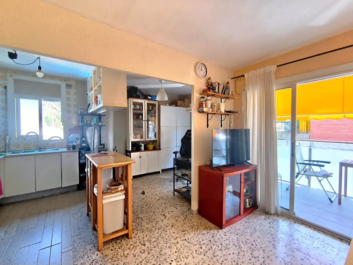 Cocina de Piso en venta en Castelldefels con Terraza, Balcón y Piscina comunitaria