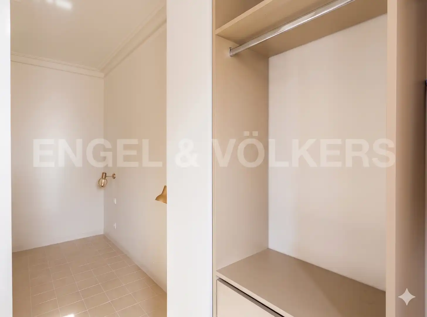 Flat for sale in Barcelona  with Air Conditioner, Heating and Balcony