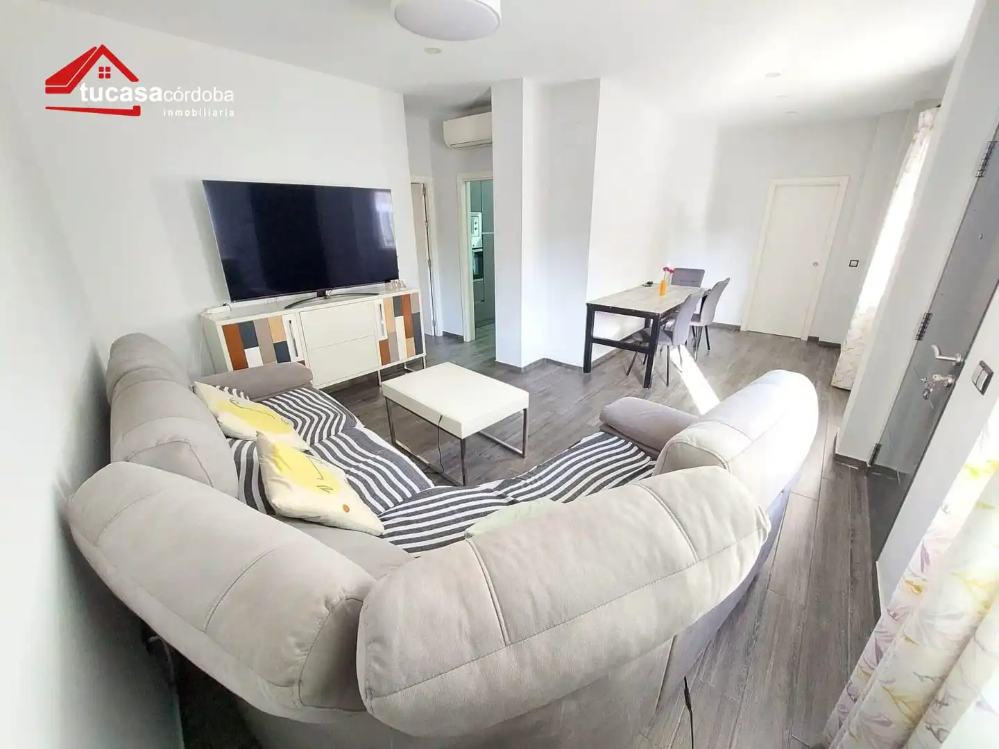Sala d'estar de Casa o xalet en venda en Córdoba amb Terrassa