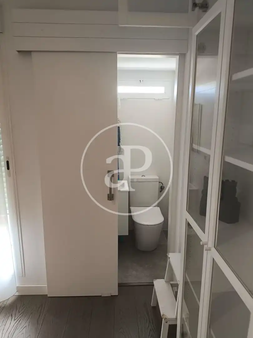 Baño de Piso de alquiler en Valencia con Aire acondicionado, Terraza y Trastero