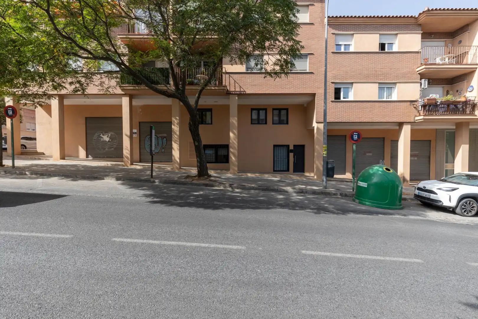 Vista exterior de Pis en venda en Granada amb Aire condicionat i Calefacció