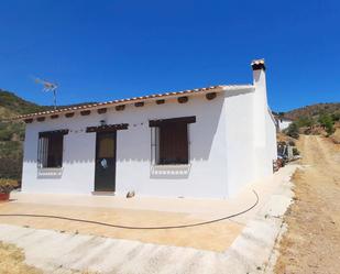 Außenansicht von Country house zum verkauf in Carratraca mit Terrasse