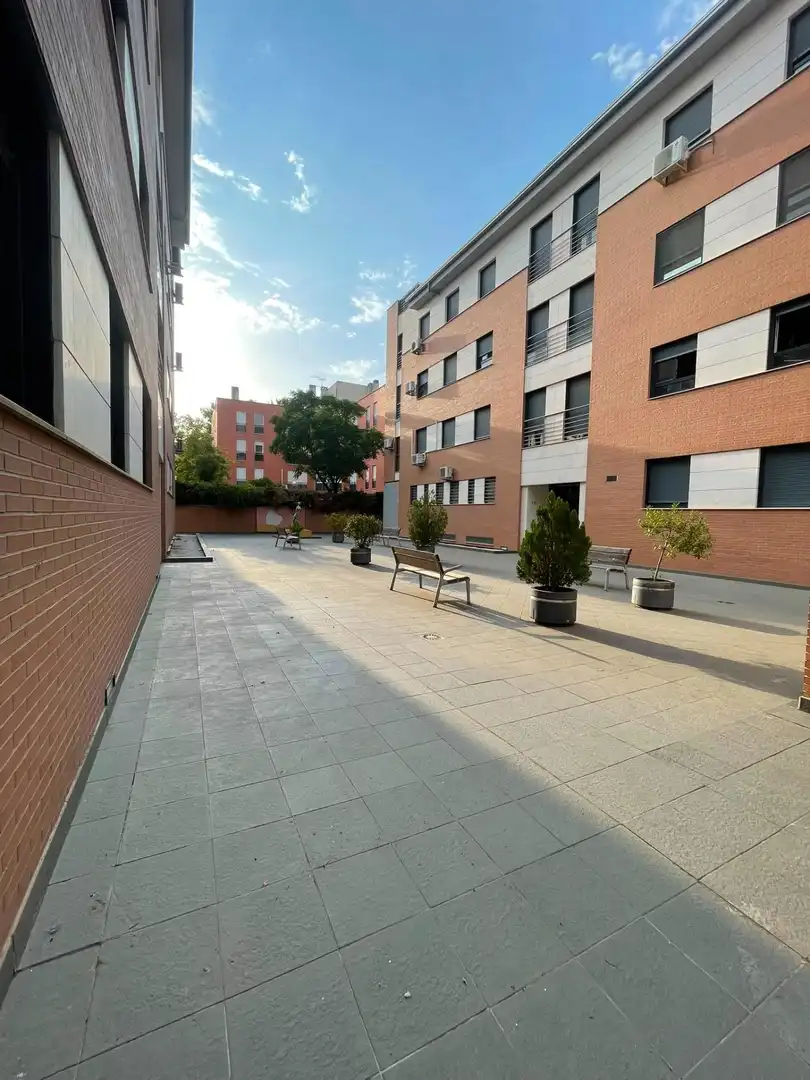Außenansicht von Wohnungen zur Miete in Alcalá de Henares mit Heizung und Möbliert