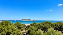 Vista exterior de Dúplex en venda en L'Estartit amb Aire condicionat, Calefacció i Piscina comunitària