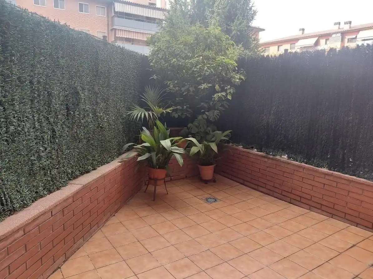 Terrassa de Pis en venda en Canovelles amb Calefacció, Jardí privat i Parquet