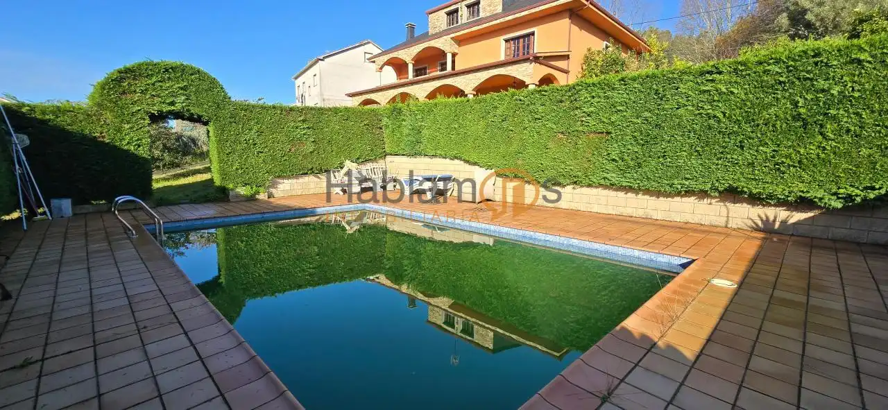 Jardí de Casa o xalet en venda en Vilagarcía de Arousa amb Calefacció, Jardí privat i Terrassa