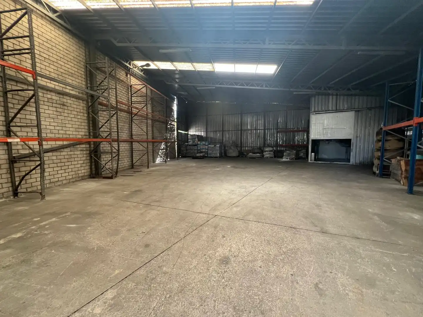 Nau industrial de lloguer en Ontígola