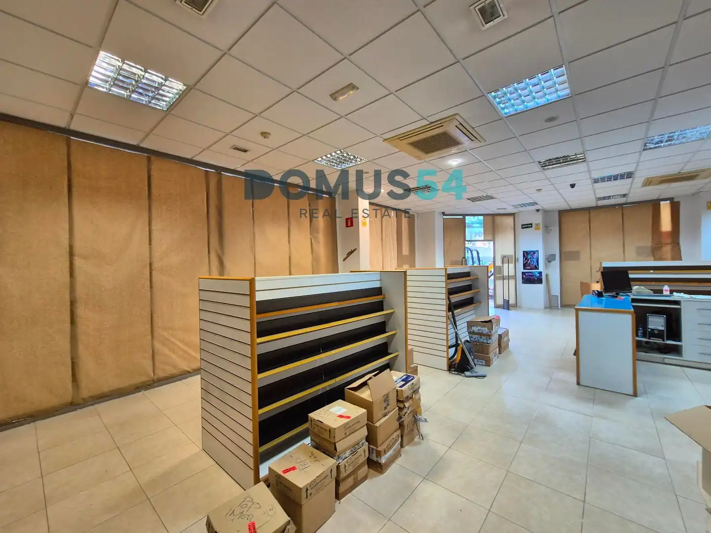 Local comercial en venda a Gran Via de Colom, imagen 7