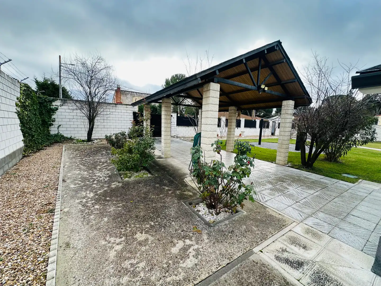 Vista exterior de Casa o chalet en venta en Mojados con Calefacción, Jardín privado y Terraza