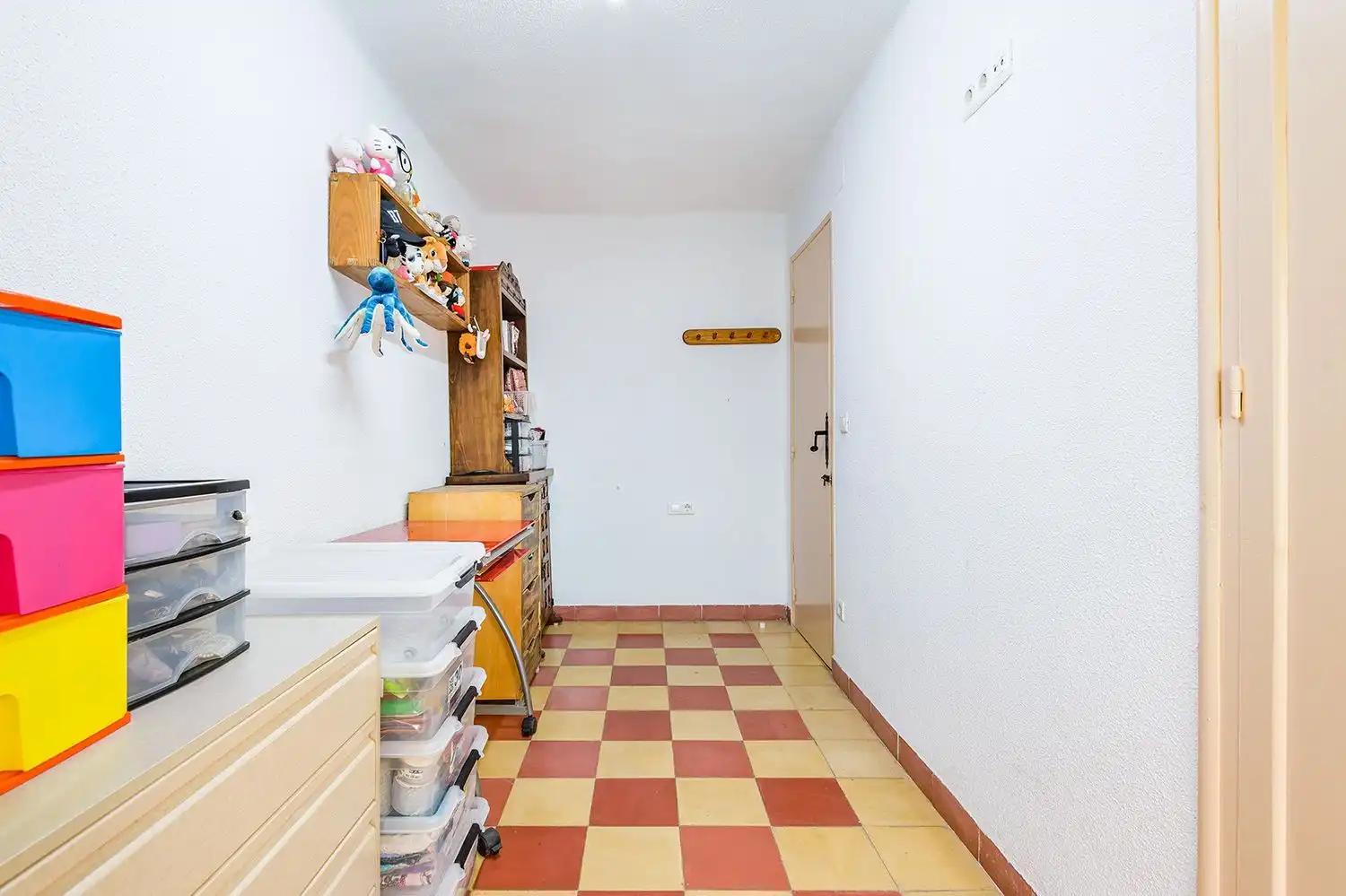 Einfamilien-Reihenhaus zum Verkauf in Benidorm mit Klimaanlage, Terrasse und Abstellraum