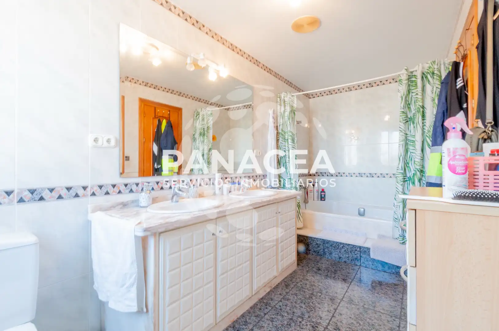 Bathroom of Houses for sale in Roquetas de Mar  with Air Conditioner, Terrace and Furnished