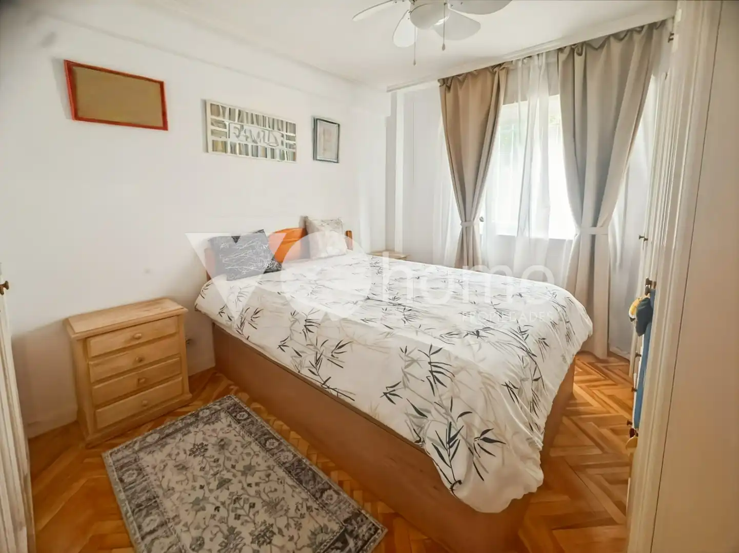 Habitación de Piso en venta en Madrid con Calefacción y Amueblado