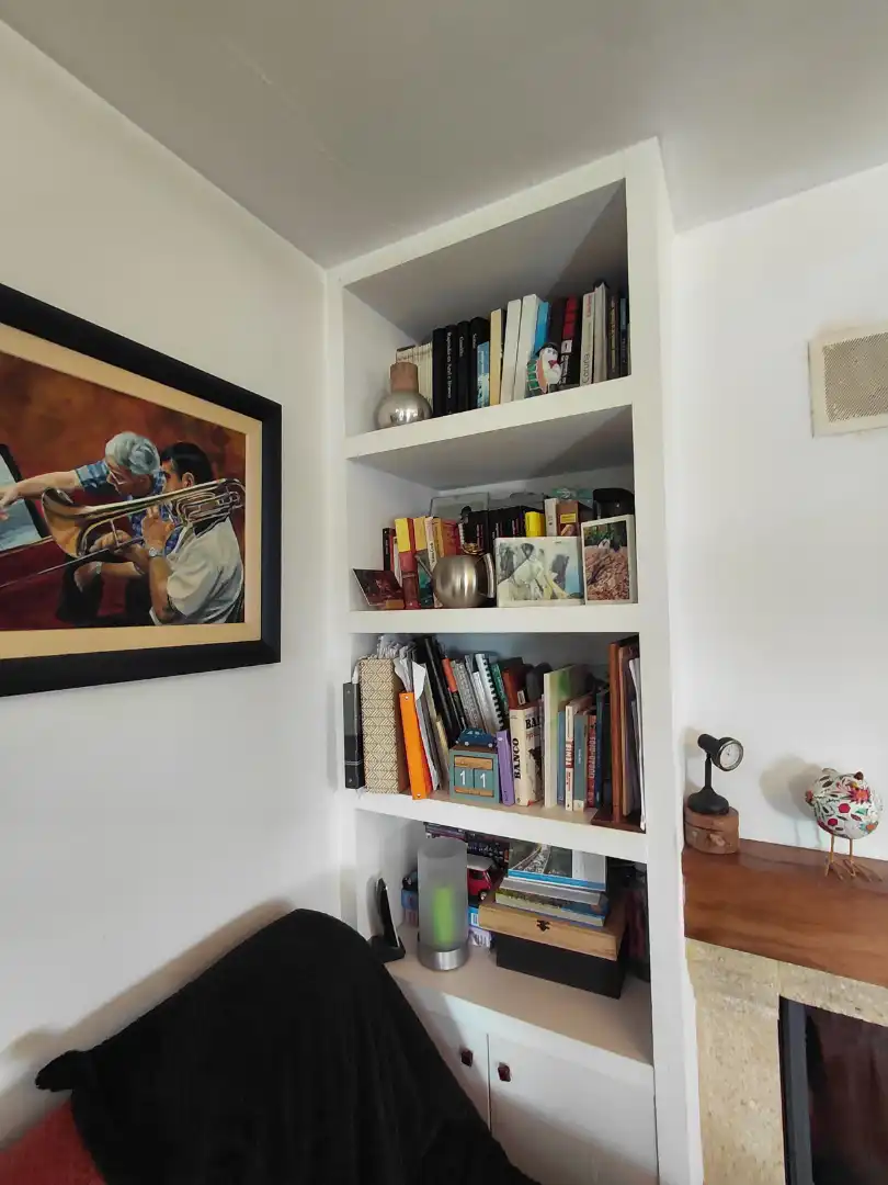 Sala de estar de Casa o chalet en venta en Oleiros con Calefacción, Jardín privado y Parquet