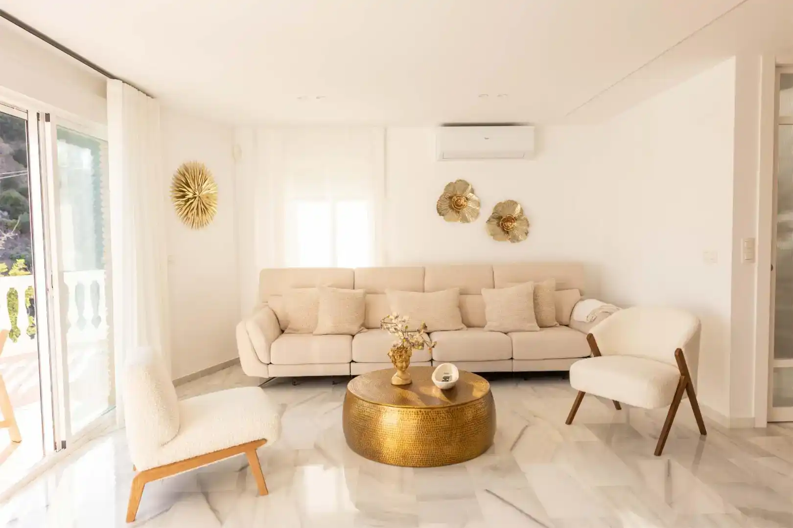 Sala de estar de Casa o chalet en venta en Almuñécar con Jardín privado, Piscina y Balcón