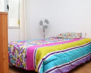 Bedroom of Apartment to share in  Sevilla Capital  with Air Conditioner