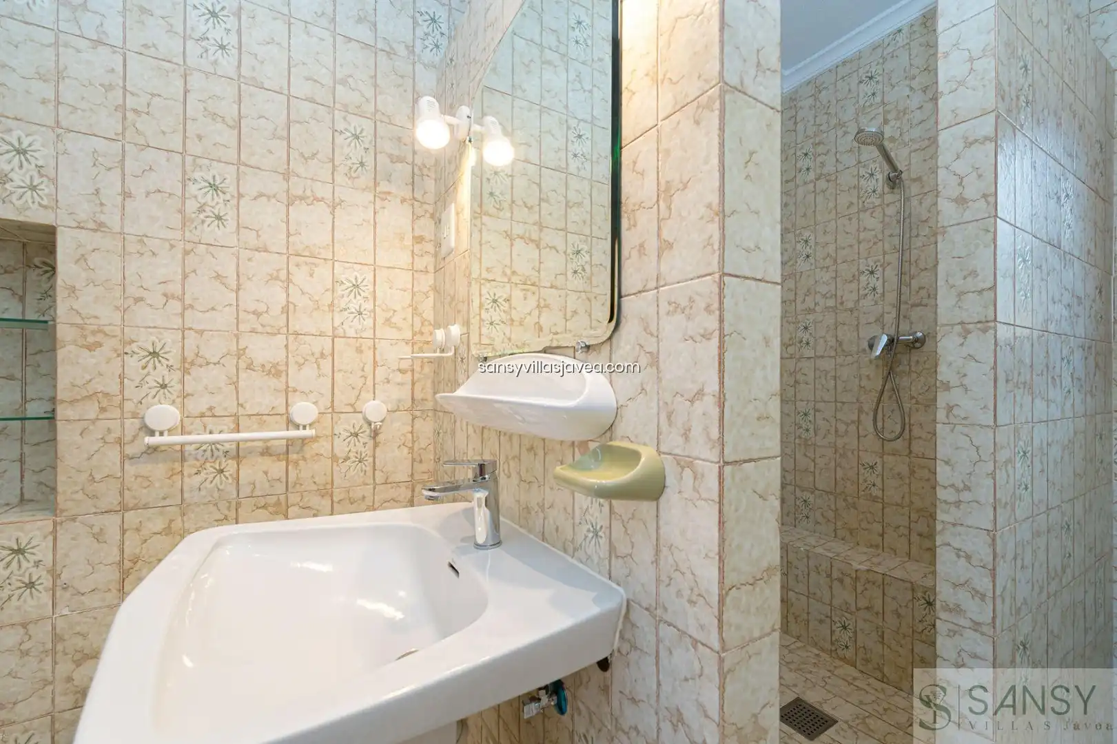 Bathroom of Houses for sale in Jávea / Xàbia  with Air Conditioner and Storage room