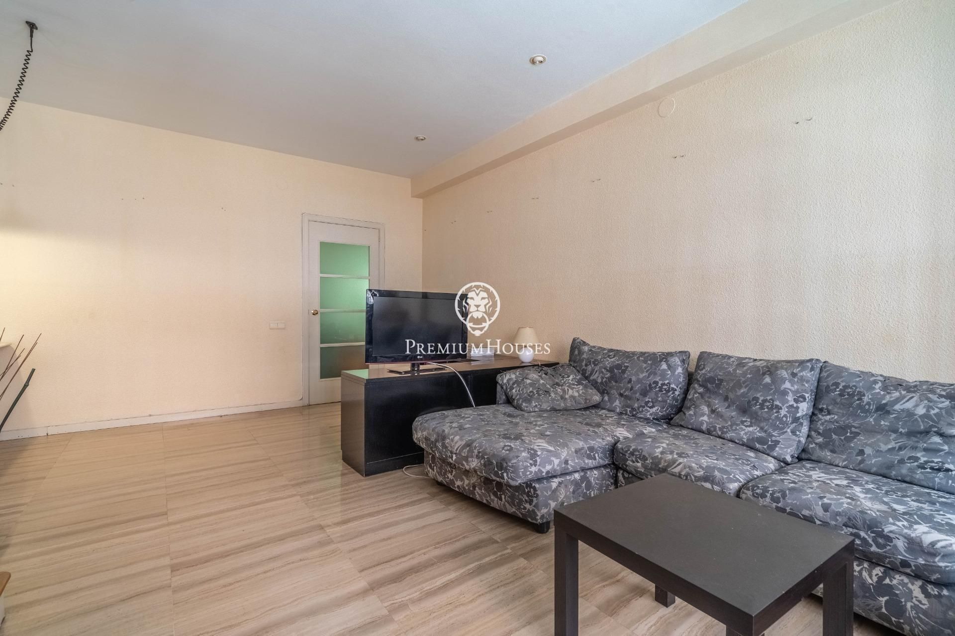 Living room of Flat for sale in  Barcelona Capital  with Swimming Pool