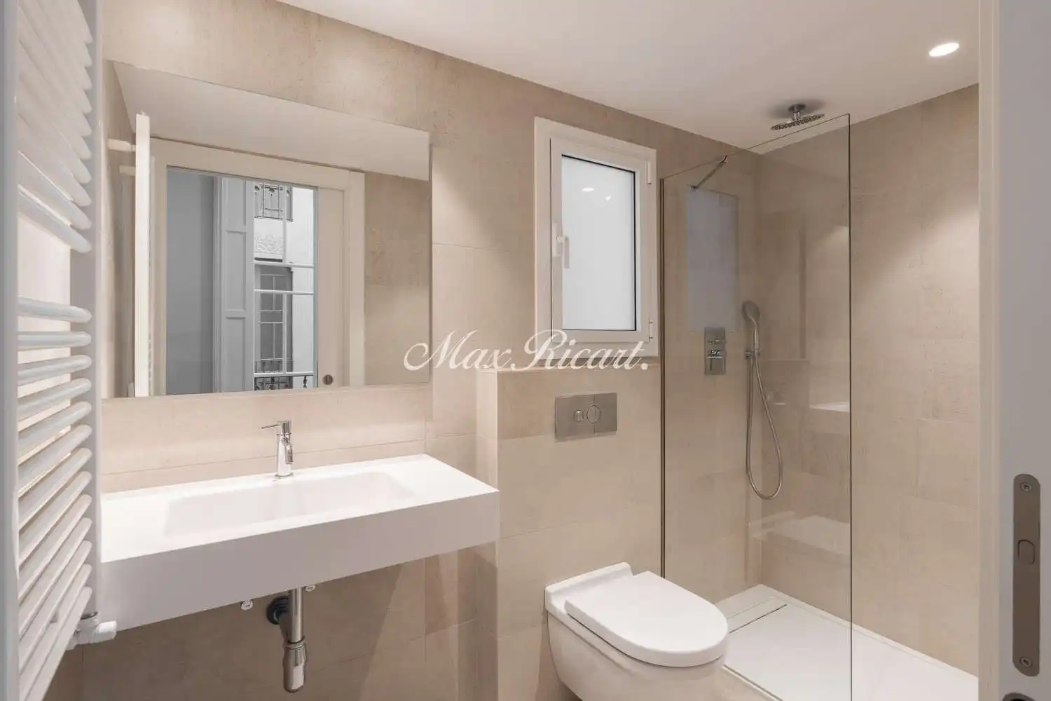 Bathroom of Flat for rent in Barcelona  with Air Conditioner, Heating and Storage room