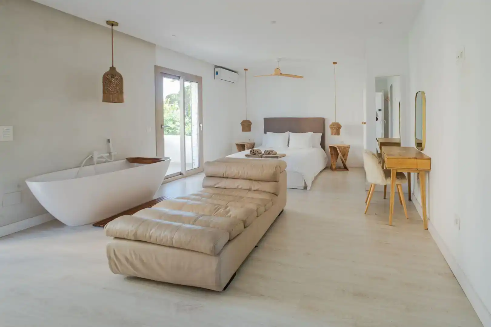 Sala de estar de Casa o chalet en venta en Torremolinos con Aire acondicionado, Jardín privado y Parquet
