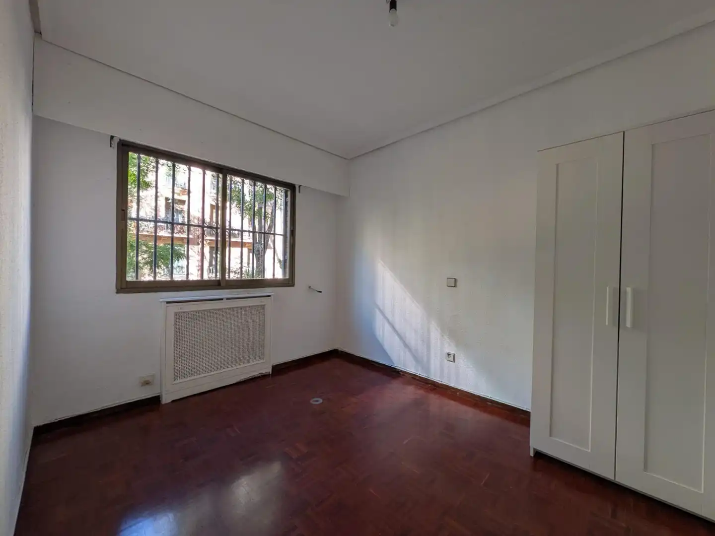 Bedroom of Flat for rent in Chamberí
