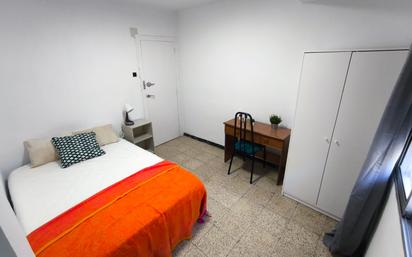 Bedroom of Flat to share in  Zaragoza Capital  with Heating, Furnished and Oven