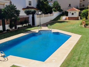 Adosado con piscina en venta en Campo de Mijas